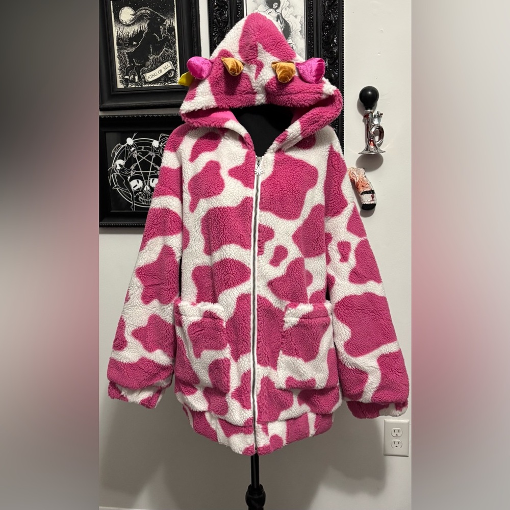 NWT Dolls Kill / dELiA*s Moo-Tastic Mingle Hooded Sherpa Jacket